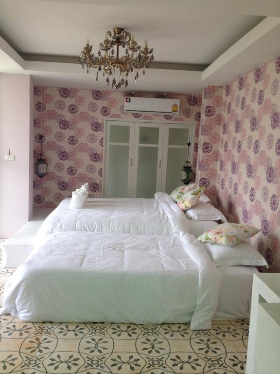 At Casa Guesthouse Amphawa Værelse billede